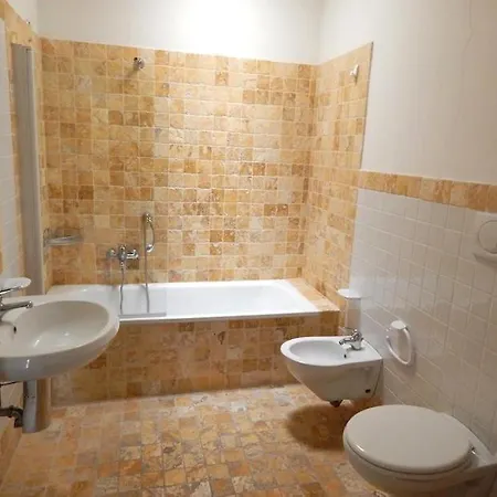 Apartment Trilocale Con Giardino A - S011 *